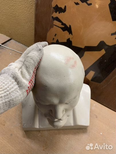 Ленин бюст, картина дерево