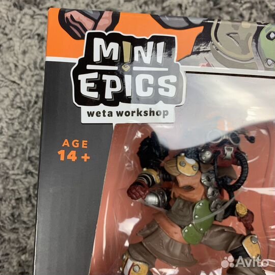 Коллекционная фигурка bloodhound apex legends