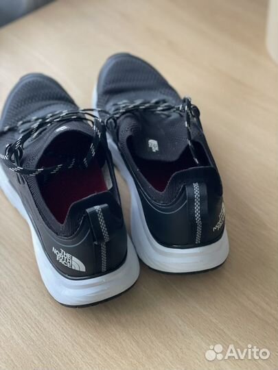 Кроссовки женские 38 размер бу