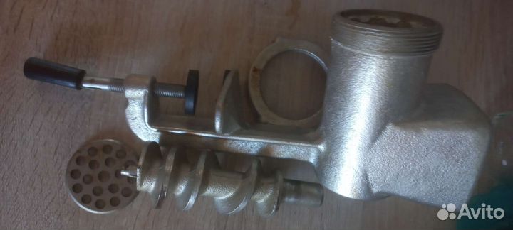Мясорубка ручная чугунная