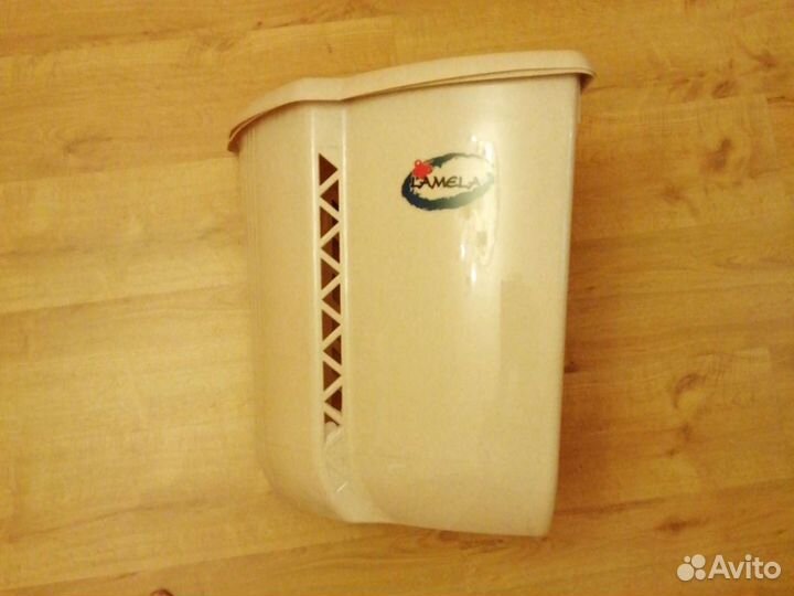 Угловая корзина для белья