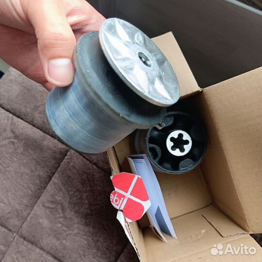 Сайлентблоки задние skoda Octavia a7