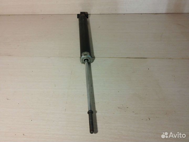 Амортизатор задний Toyota Corolla e15