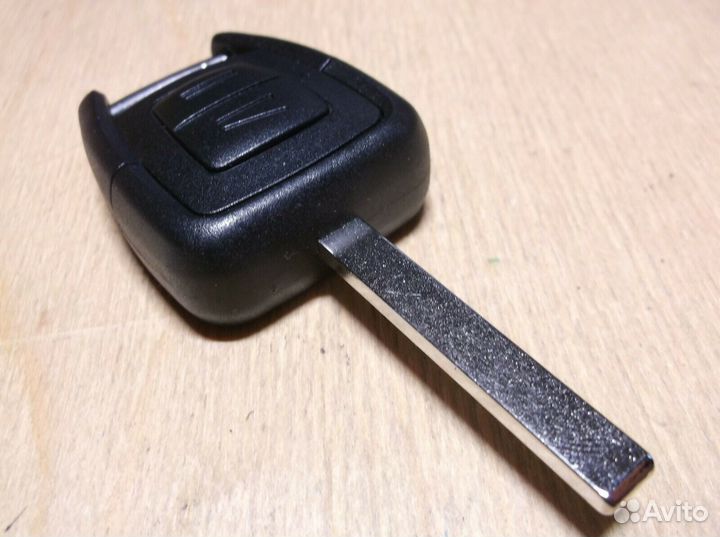 Opel / Vauxhall чип ключ 2 кнопки 433.92 MHz HU100