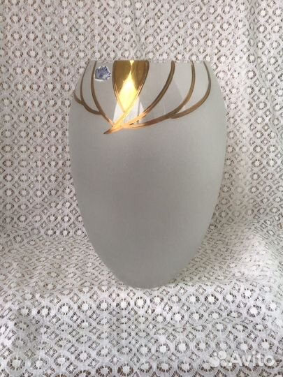 Ваза Богемия белая матовая