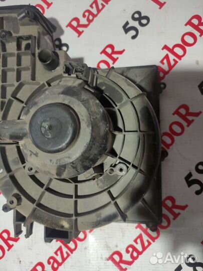Вентилятор отопителя Nissan Primera P12 Альмера