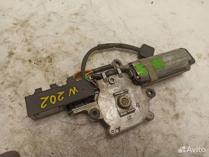 Моторчик люка Мерседес W202 C