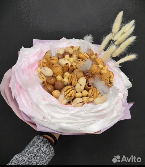 Букет из орехов. Ореховый букет
