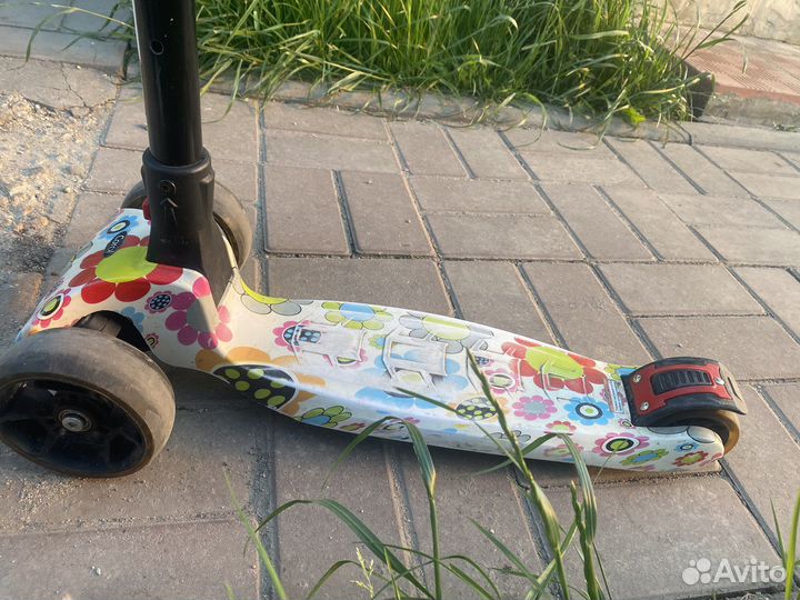 Самокат трехколесный