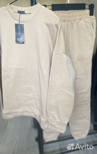 Спортивный костюм женский новый на флисе