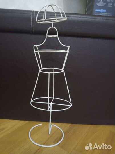 Небольшой манекен