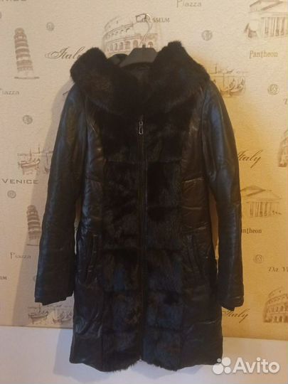 Женское пальто из натуральной кожи с мехом норки