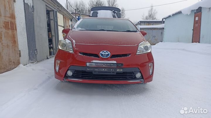 Бампер передний toyota prius 30 В разбор 3 поколен