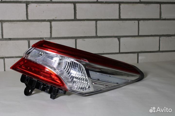 Фонарь задний toyota camry