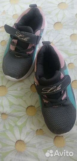 Кроссовки для девочки 28