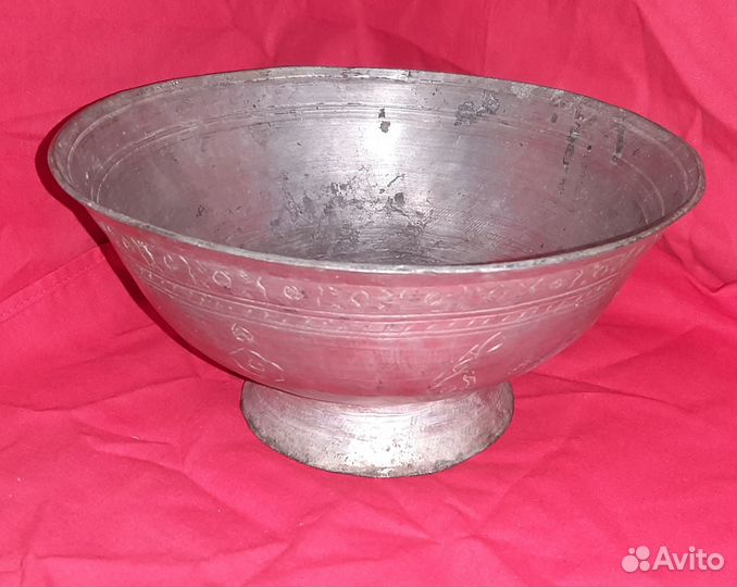 Старинная медная чаша Фруктовница