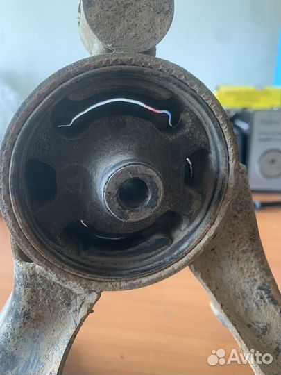 Опора двигателя Mitsubishi Lancer 9