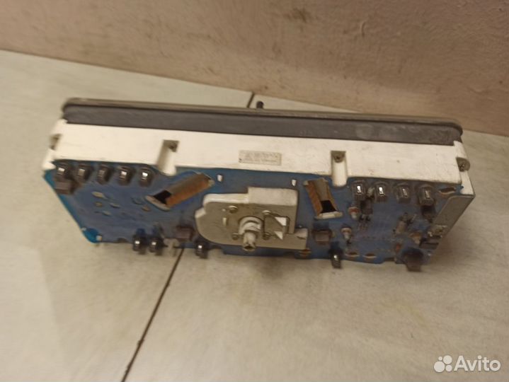 Панель приборов