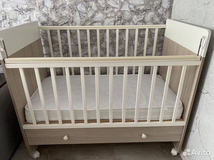 Детская кроватка
