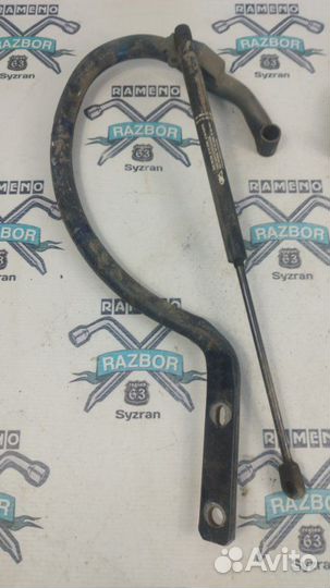 Петля двери багажника Peugeot 406