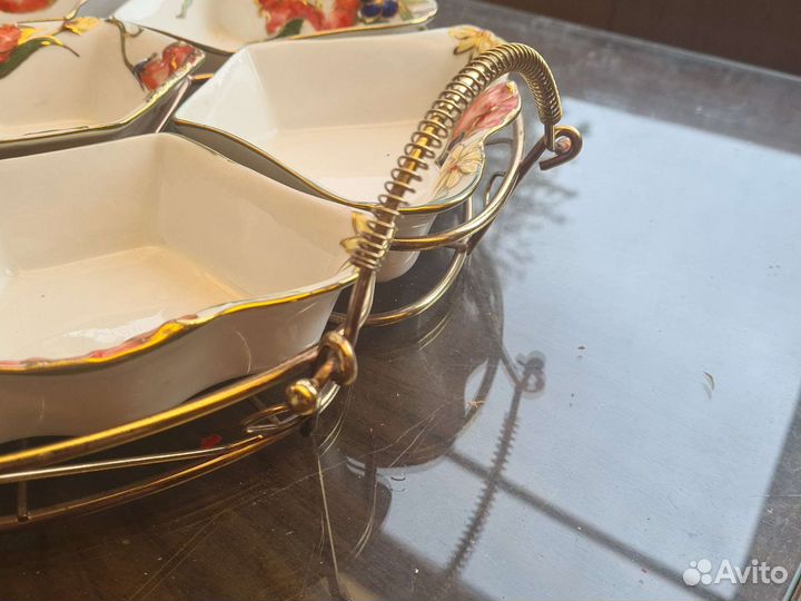 Набор столовой посуды. Менажница