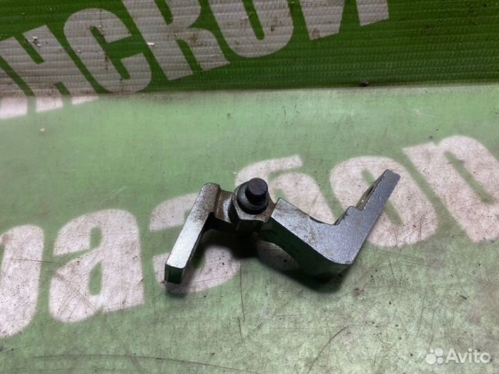 Петля двери Volkswagen Passat B5 AWM 2001