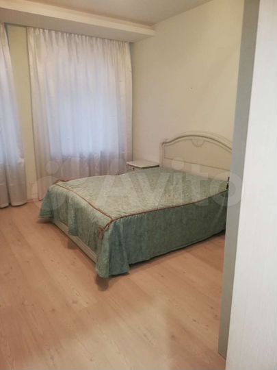 3-к. квартира, 90 м², 4/10 эт.