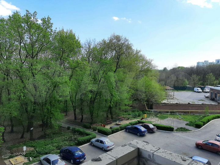 2-к. квартира, 72 м², 4/10 эт.