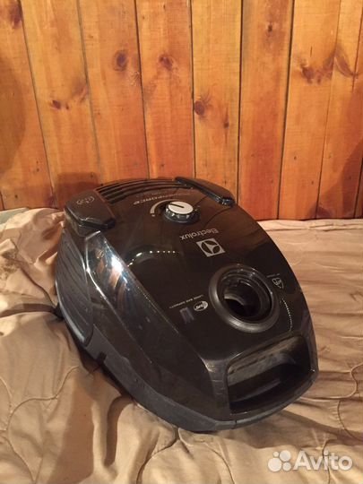 Пылесос electrolux ZPF 2220