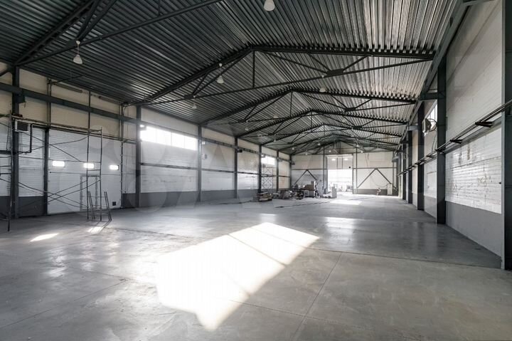 Продам склад - 1500 м²