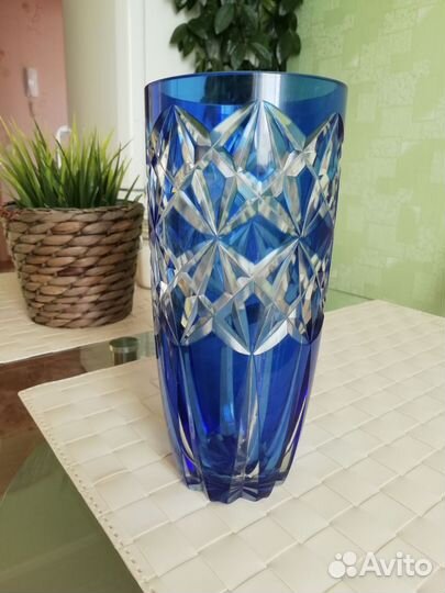 Хрустальная ваза