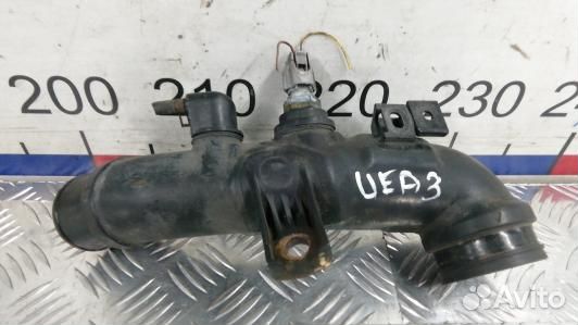 Патрубок интеркулера toyota RAV 4 ZSA3 (UEA03WK01)