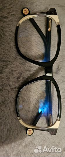 Очки Carolina Herrera