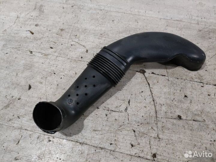 Воздухозаборник Ford Fiesta (08-12) хэтчбек 5 дв