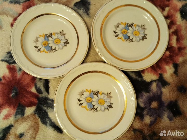 Тарелка СССР десертная, Красный фарфорист