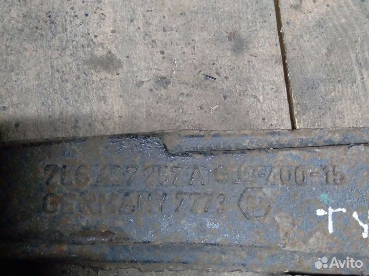 Кулак передний левый, правый touareg 7L