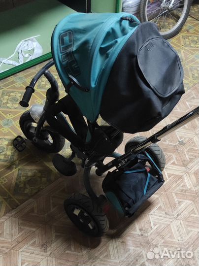 Трехколесный велосипед с ручкой