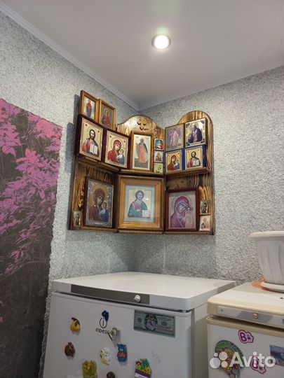 Угловой иконостас