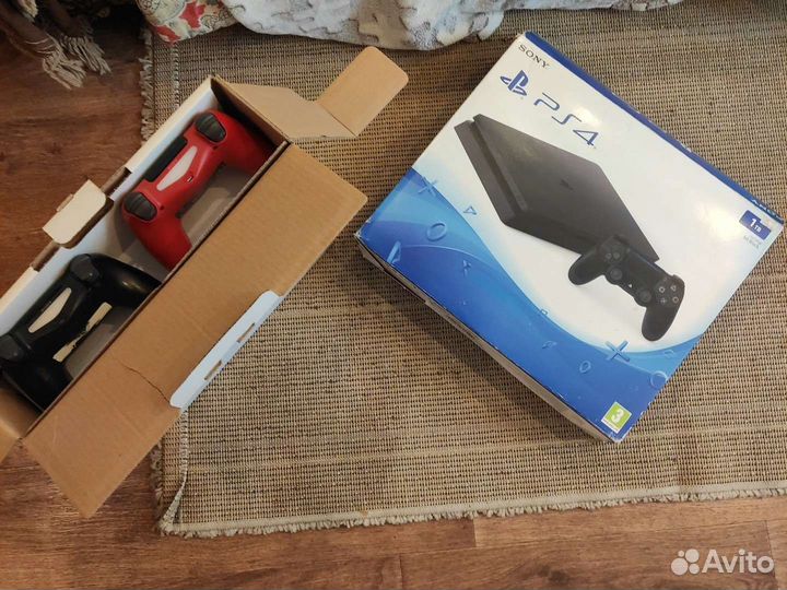 Sony playstation 4 PS4 slim 1tb