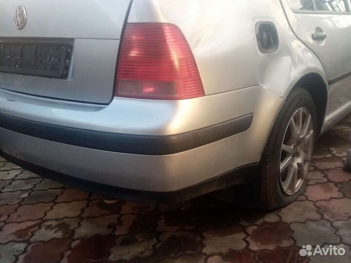 Бампер зад на volkswagen bora