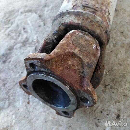 Карданный вал передний Chevrolet Niva 07г.в. карда