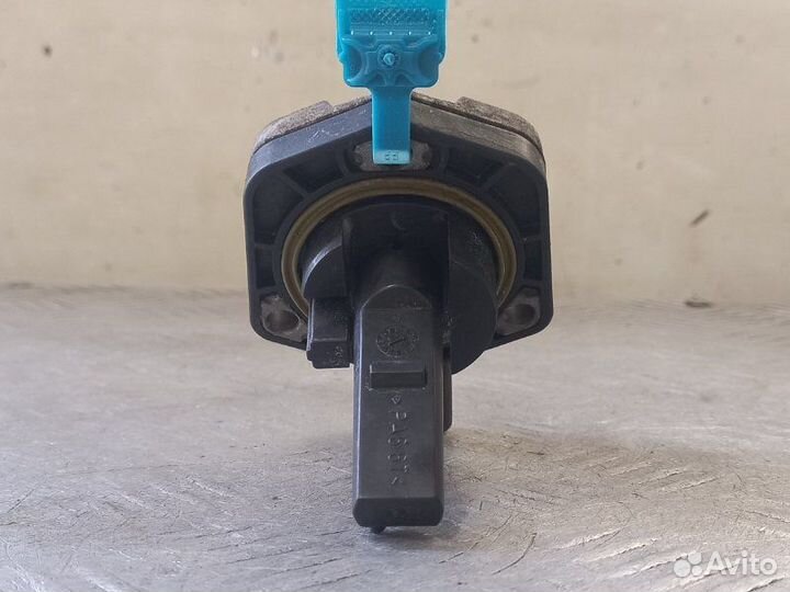 Датчик уровня масла Volkswagen Golf 4