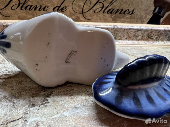 Икорница рыба-кит гжель