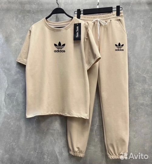 Спортивный костюм женский