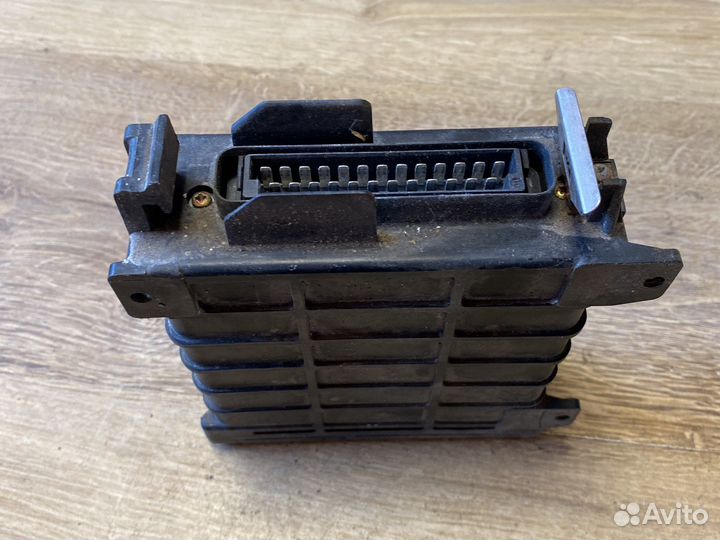 Audi 100 с3 блок управления двигателем