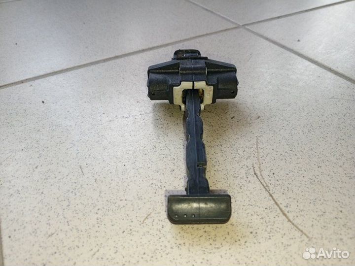 Ограничитель двери передний правый Renault Kaptur