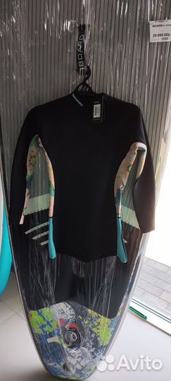 Короткий женский гидрокостюм мокрый