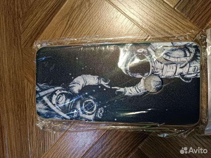 Чехлы на телефоны