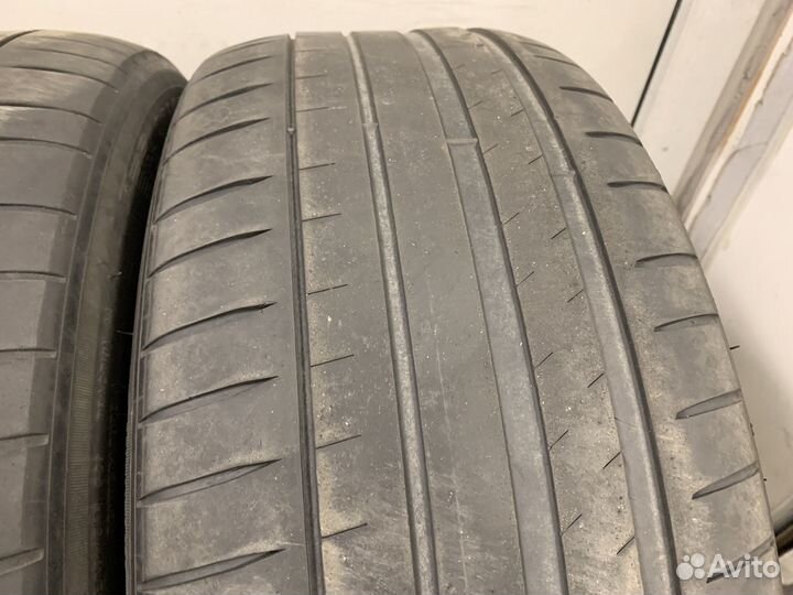 Michelin Pilot Sport 4 235/45 R18 98Y