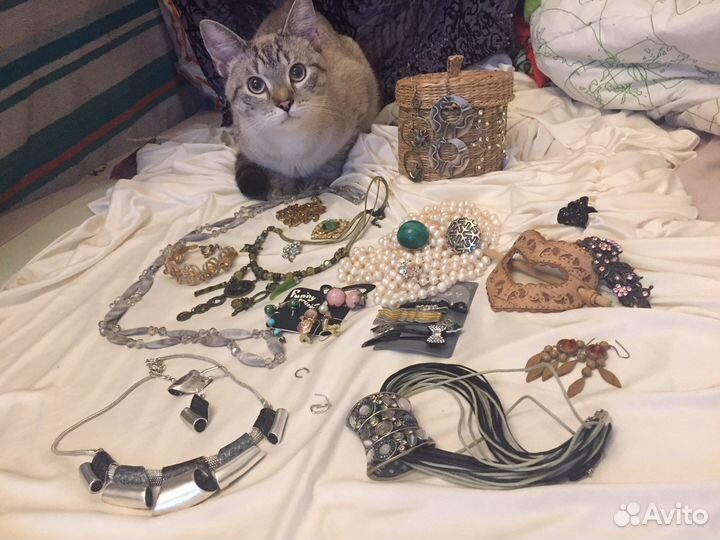 Украшения и заколки